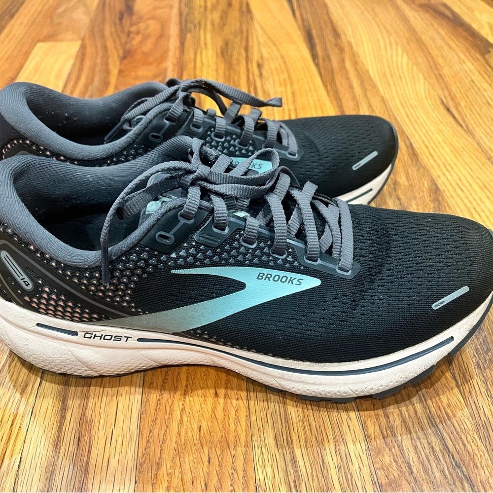 Women's Brooks Ghost Running Sneakers, Size 10, Black/Peach.Some flaws see pics
